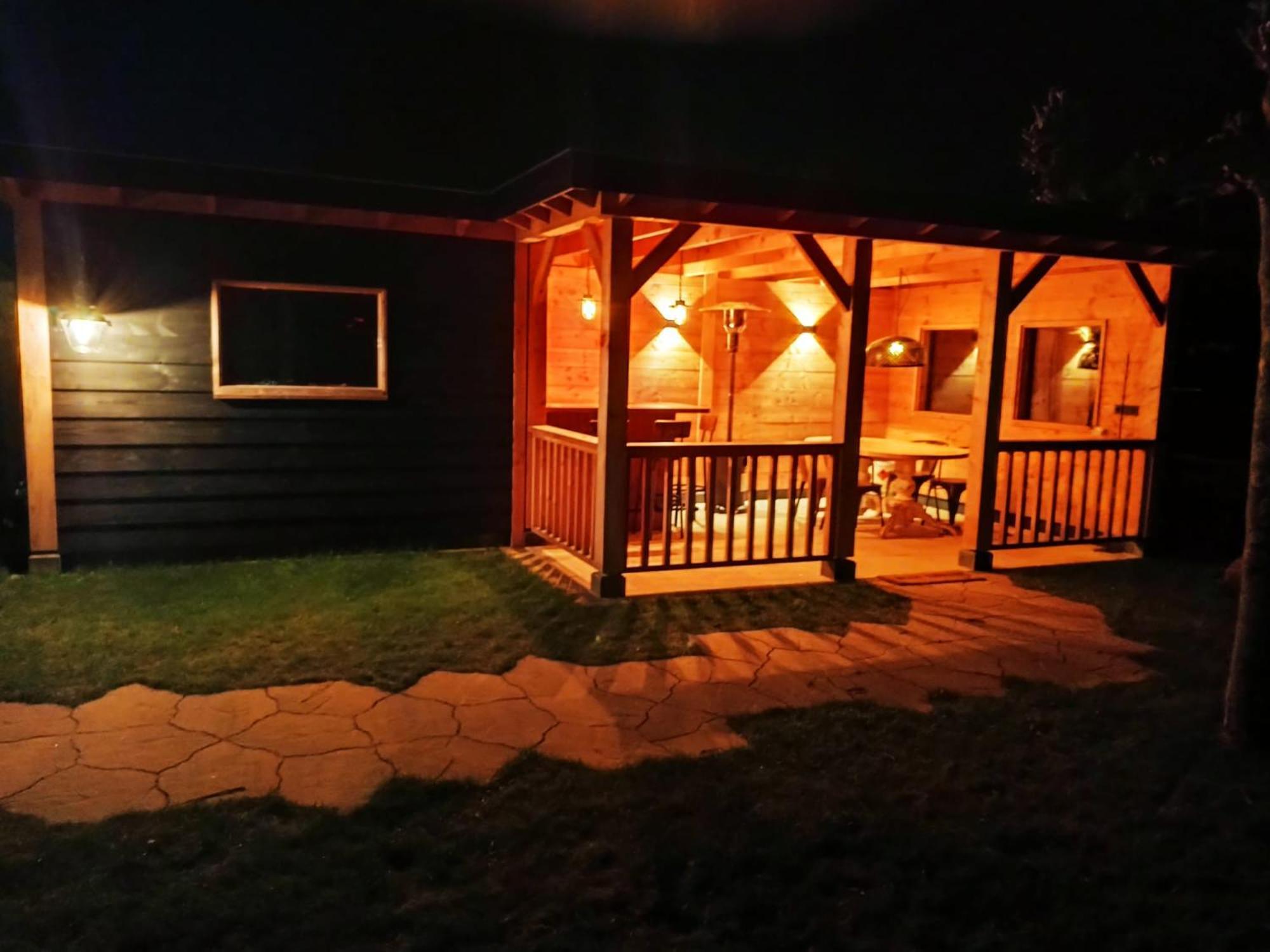 "Huisje Op De Veluwe" Met Prive Jacuzzi En Bar! Ermelo Exteriör bild