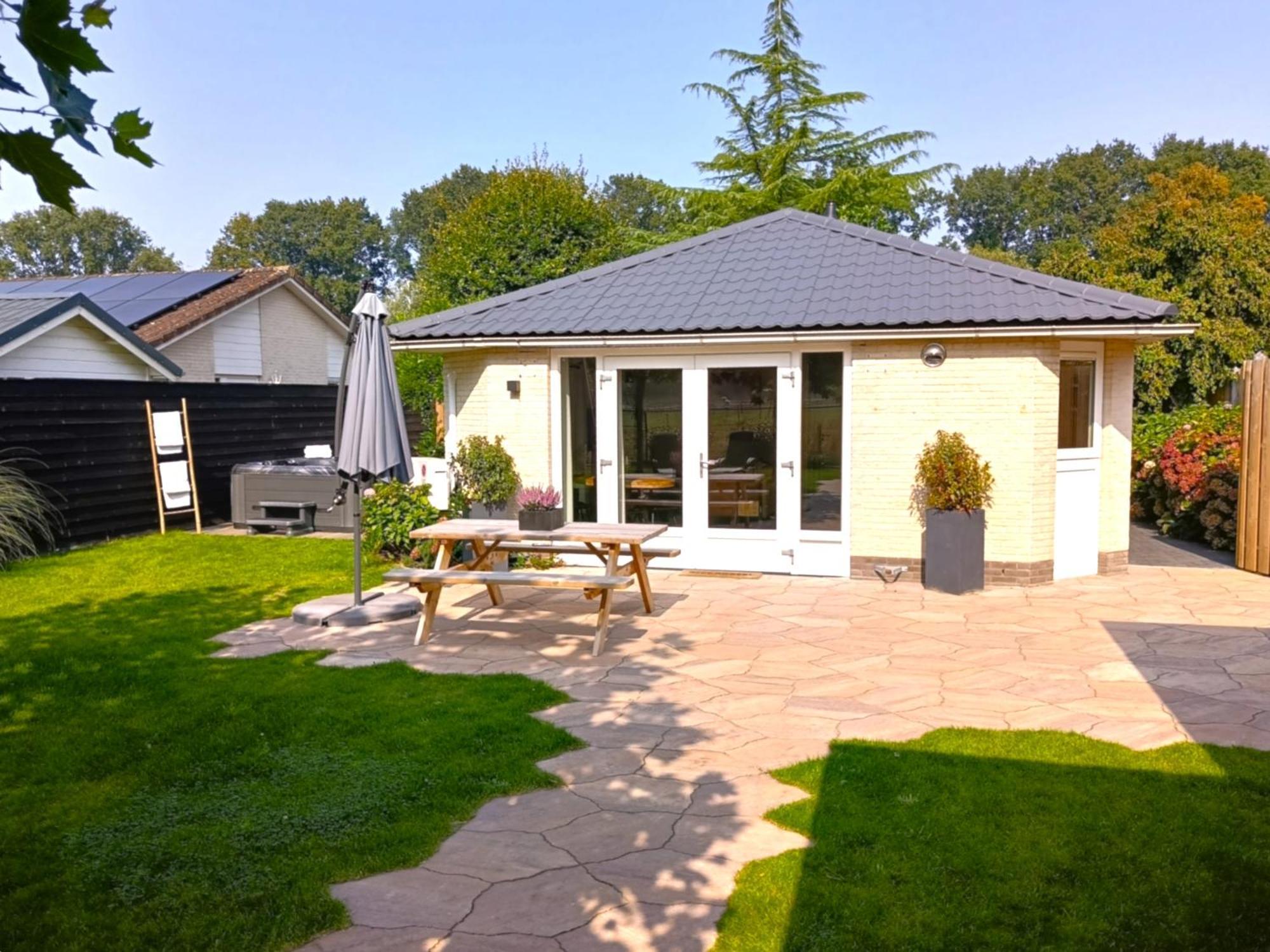 "Huisje Op De Veluwe" Met Prive Jacuzzi En Bar! Ermelo Exteriör bild