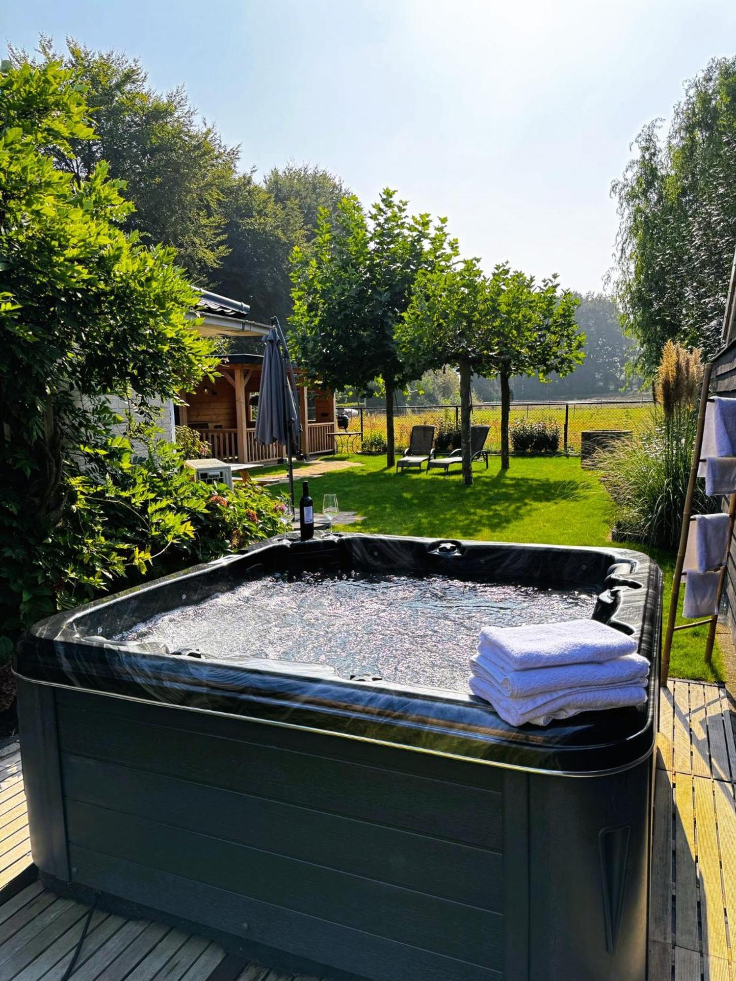 "Huisje Op De Veluwe" Met Prive Jacuzzi En Bar! Ermelo Exteriör bild