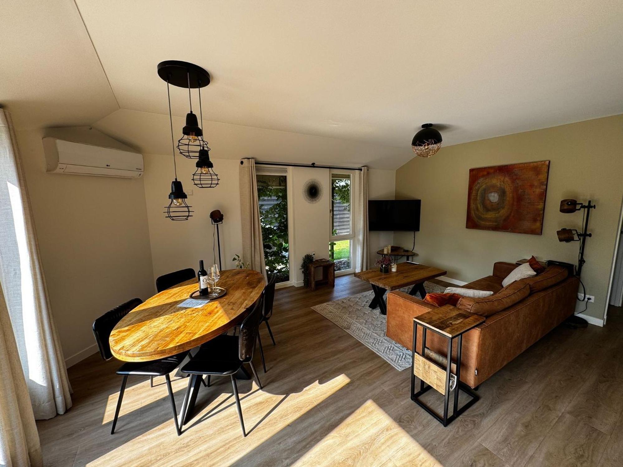 "Huisje Op De Veluwe" Met Prive Jacuzzi En Bar! Ermelo Exteriör bild