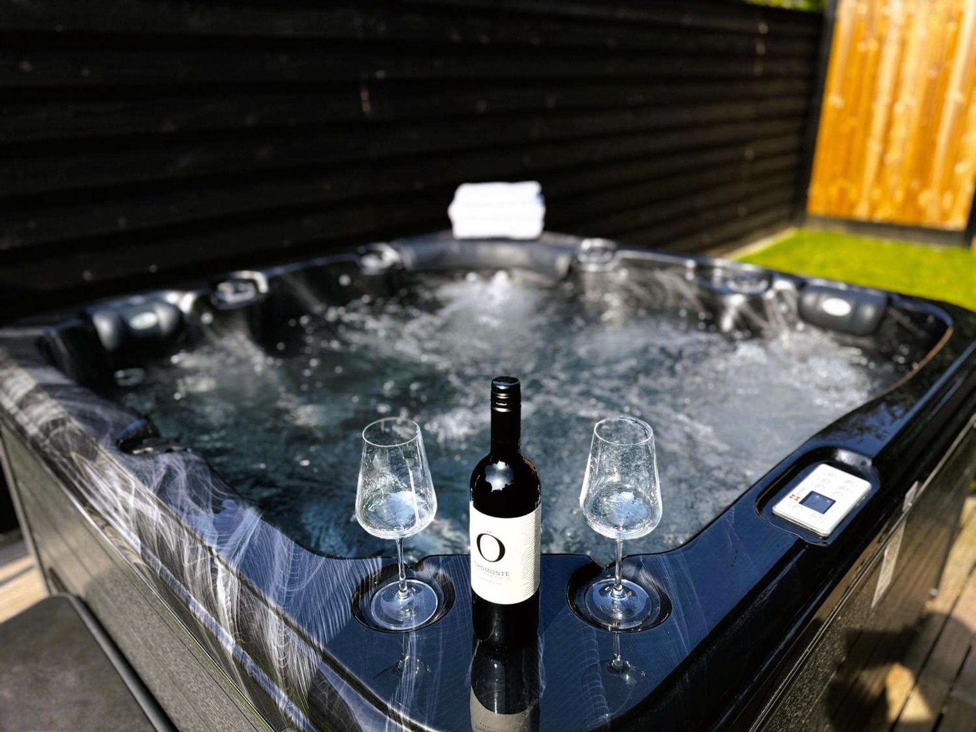 "Huisje Op De Veluwe" Met Prive Jacuzzi En Bar! Ermelo Exteriör bild